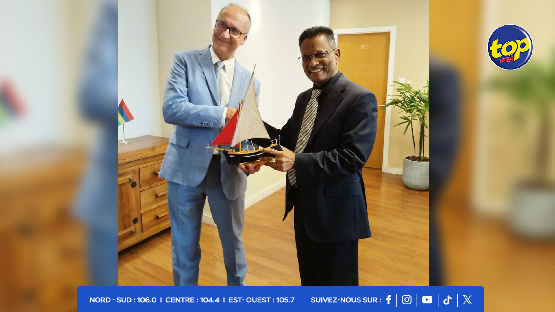 Rencontre-entre-l’ambassadeur-de-France-à-l’île-Maurice-et-Deven-Nagalingum Rencontre-entre-l’ambassadeur-de-France-à-l’île-Maurice-et-Deven-Nagalingum